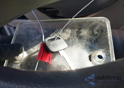 2005 Toyota Camry Le from USA, damaged, VIN 4T1BE32KX5U520888